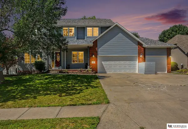 2811 Leigh Lane, Papillion, NE 68133
