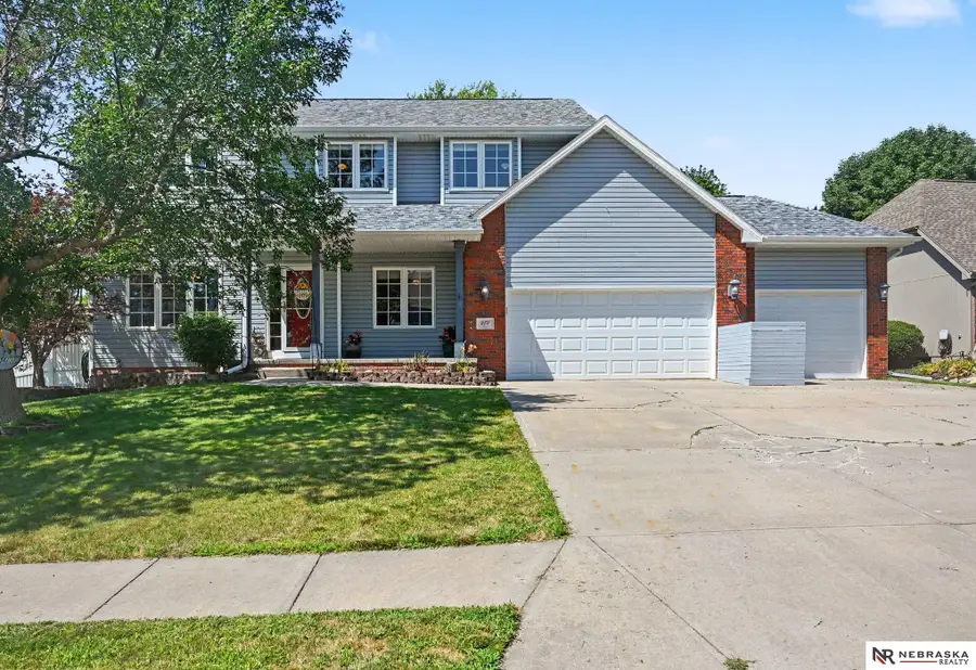 2811 Leigh Lane, Papillion, NE 68133 - #2