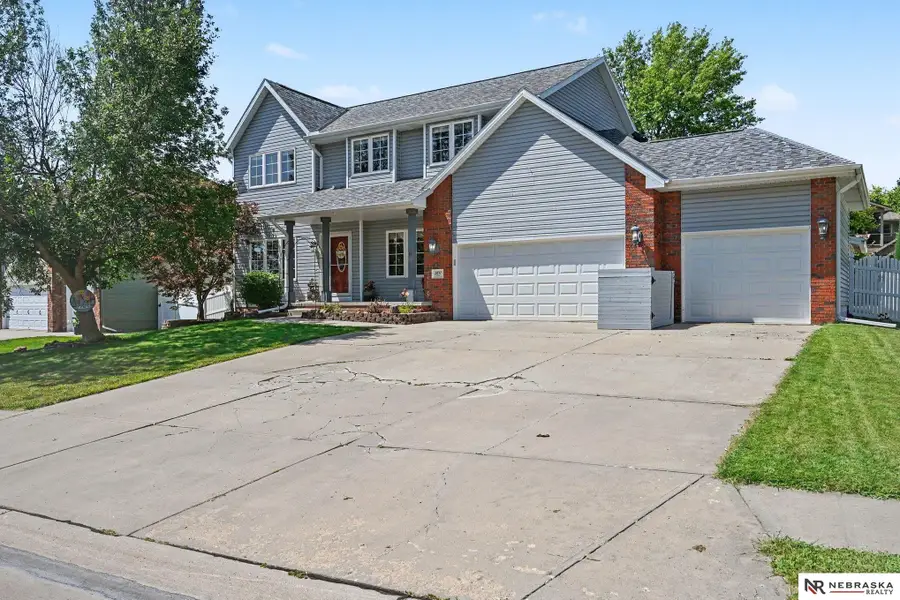 2811 Leigh Lane, Papillion, NE 68133 - #3