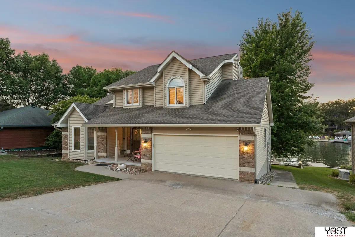 9512 Club House Circle, Plattsmouth, NE 68048 - #1