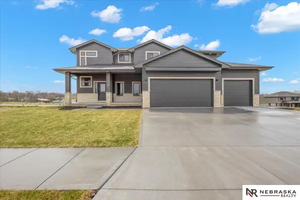 21707 Glenmore Drive, Gretna, NE 68028