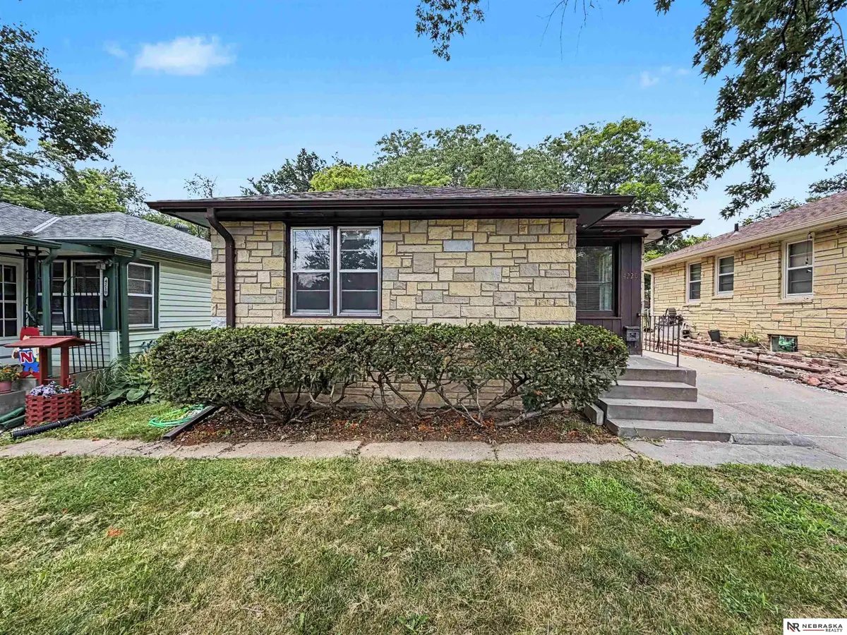 4220 E Street, Lincoln, NE 68510 - #1