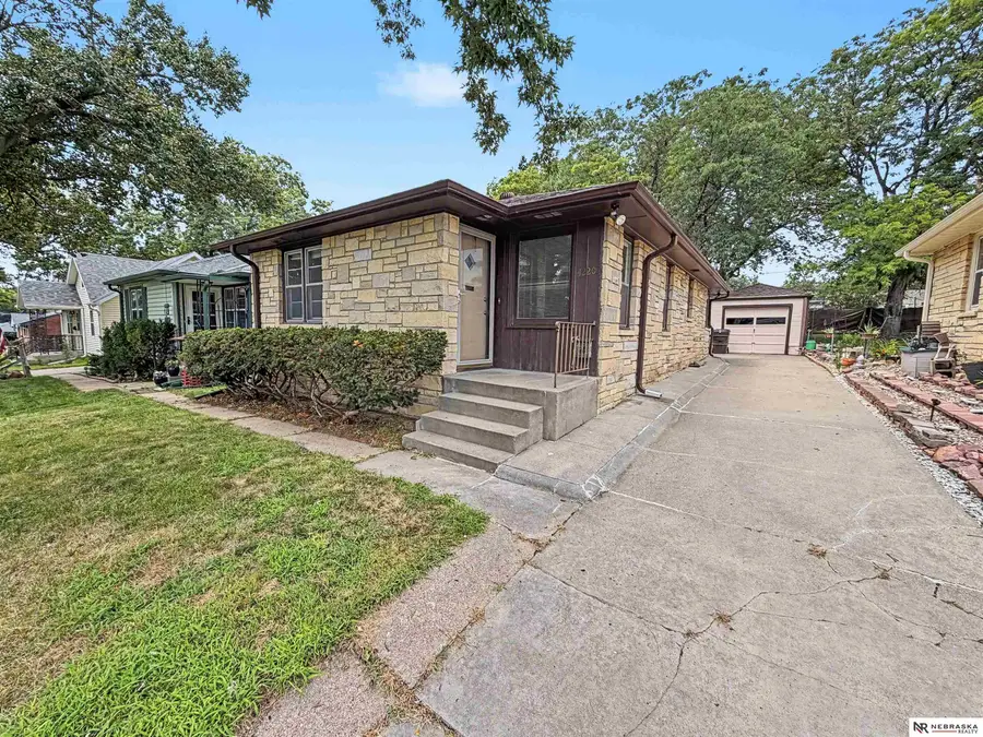 4220 E Street, Lincoln, NE 68510 - #3