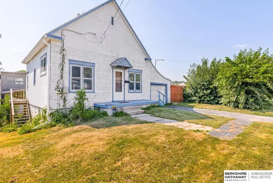 1122 N 46th Street, Omaha, NE 68132 - #2