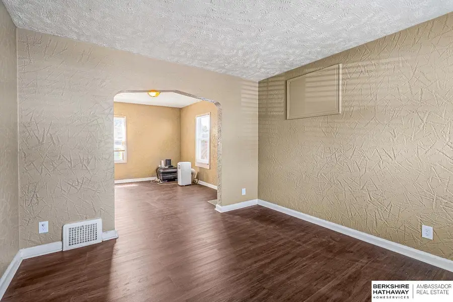 1122 N 46th Street, Omaha, NE 68132 - #3