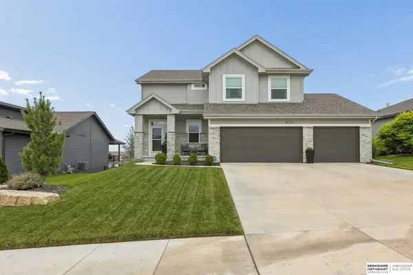 10218 Superior Drive, Papillion, NE 68046