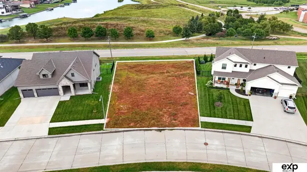 16909 Sarah Street, Bennington, NE 68007