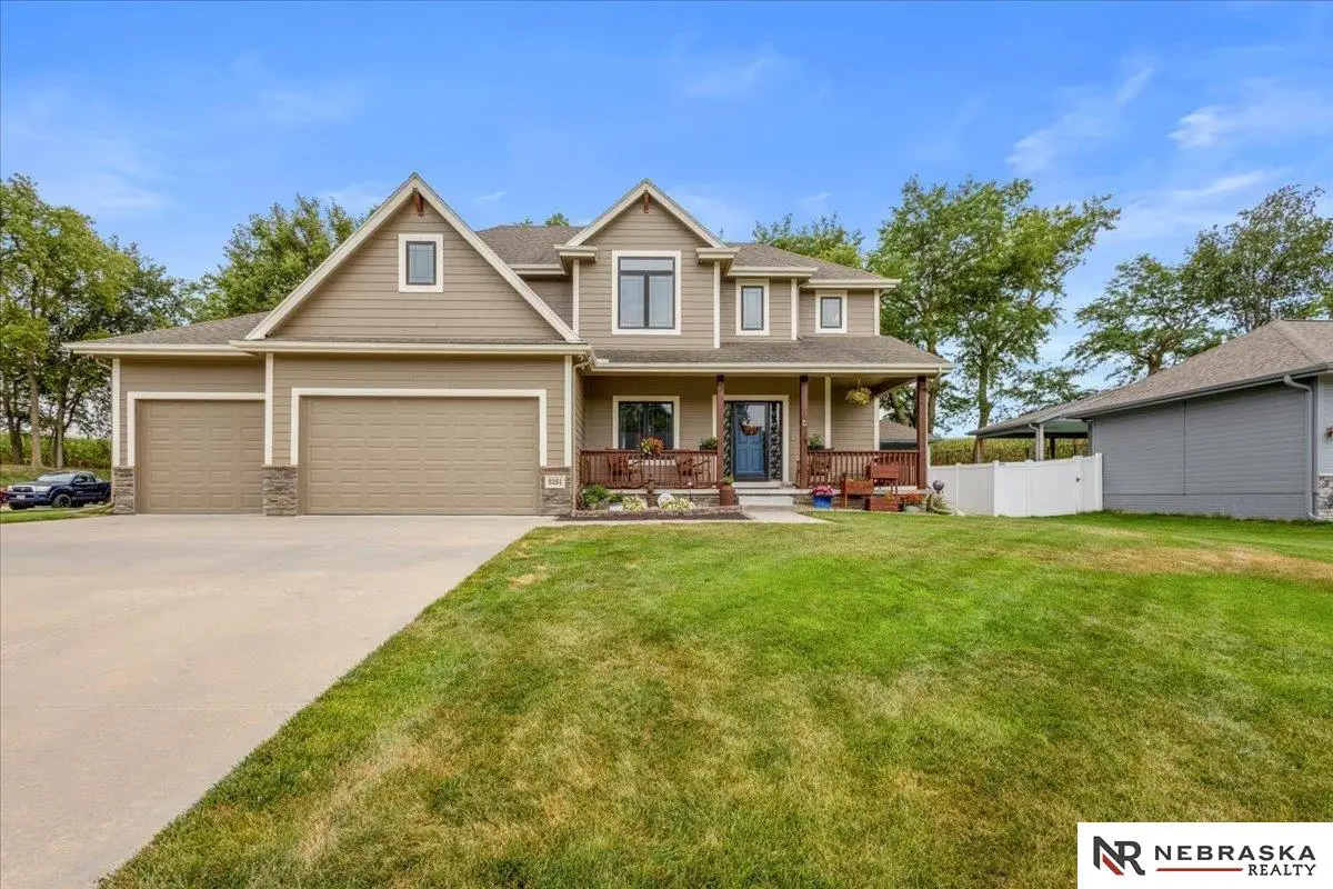 5251 Waterford Avenue Circle, Papillion, NE 68133 - #1