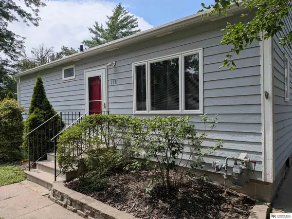 1551 S Cotner Boulevard, Lincoln, NE 68506