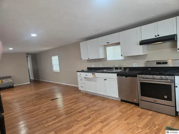 12616 Aurora Plaza #281, Omaha, NE 68164