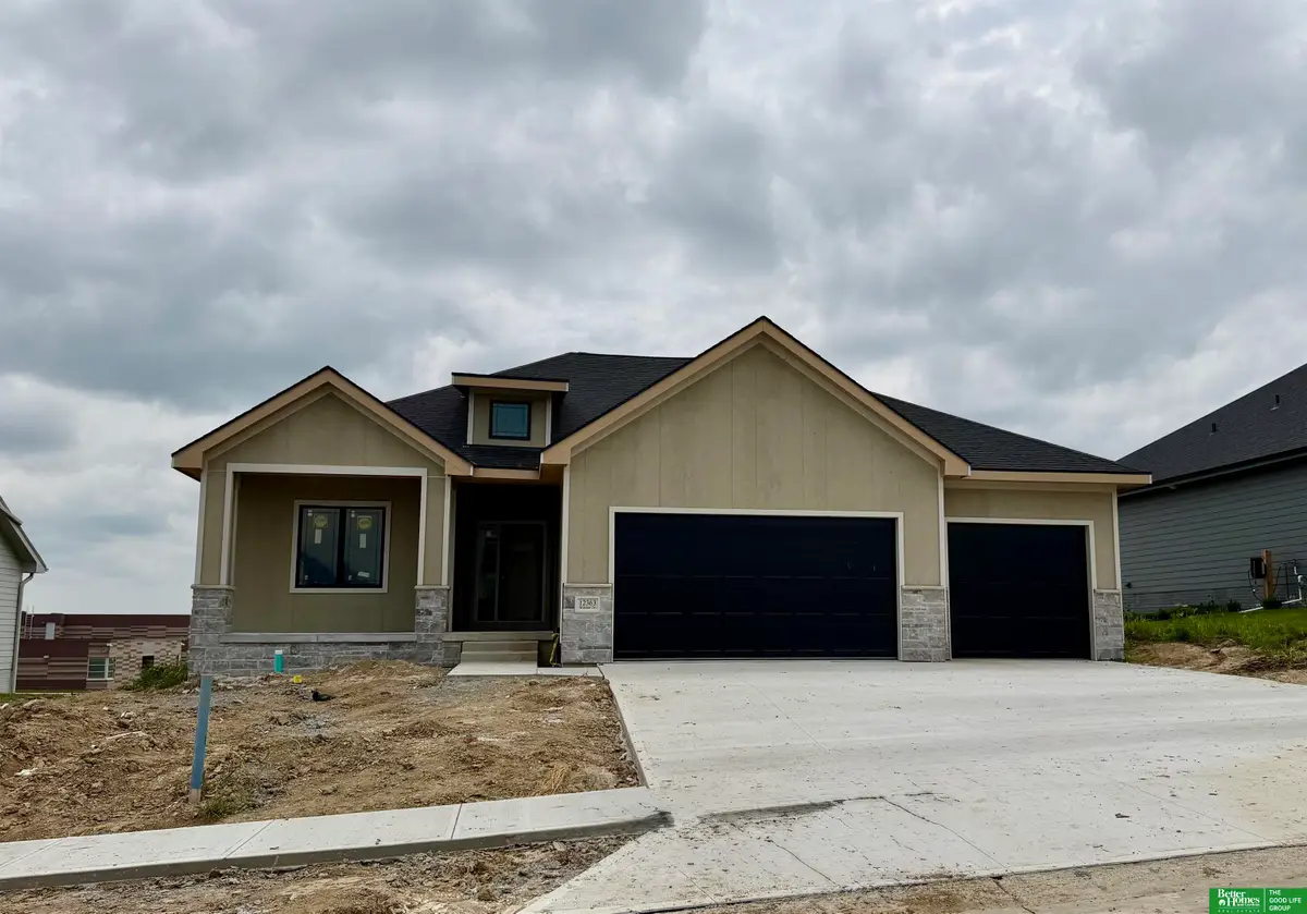 12362 Windsor Drive, Papillion, NE 68046 - #1