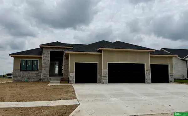 12355 Lake Vista Drive, Papillion, NE 68046