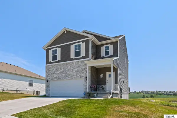 17675 Rose Lane Road, Omaha, NE 68136