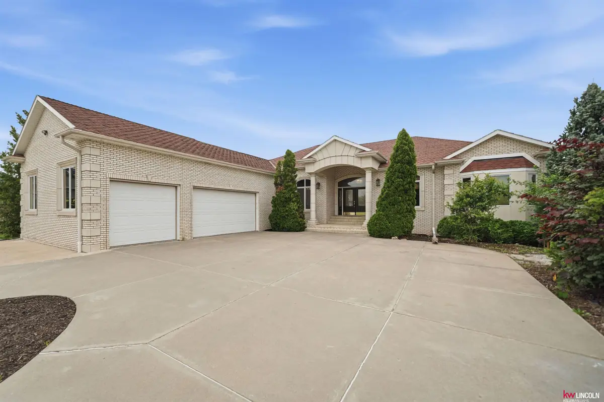 2555 Southview Circle, Lincoln, NE 68512 - #1