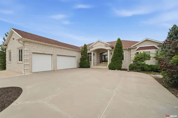 2555 Southview Circle, Lincoln, NE 68512