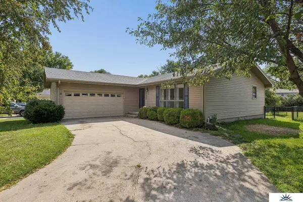 113 Meadow Lane, Gretna, NE 68028