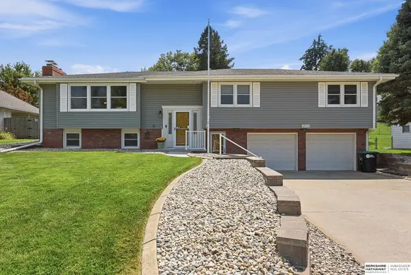12073 Westover Road, Omaha, NE 68154