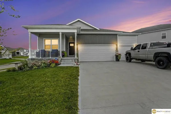 17511 Virginia Street, Omaha, NE 68136