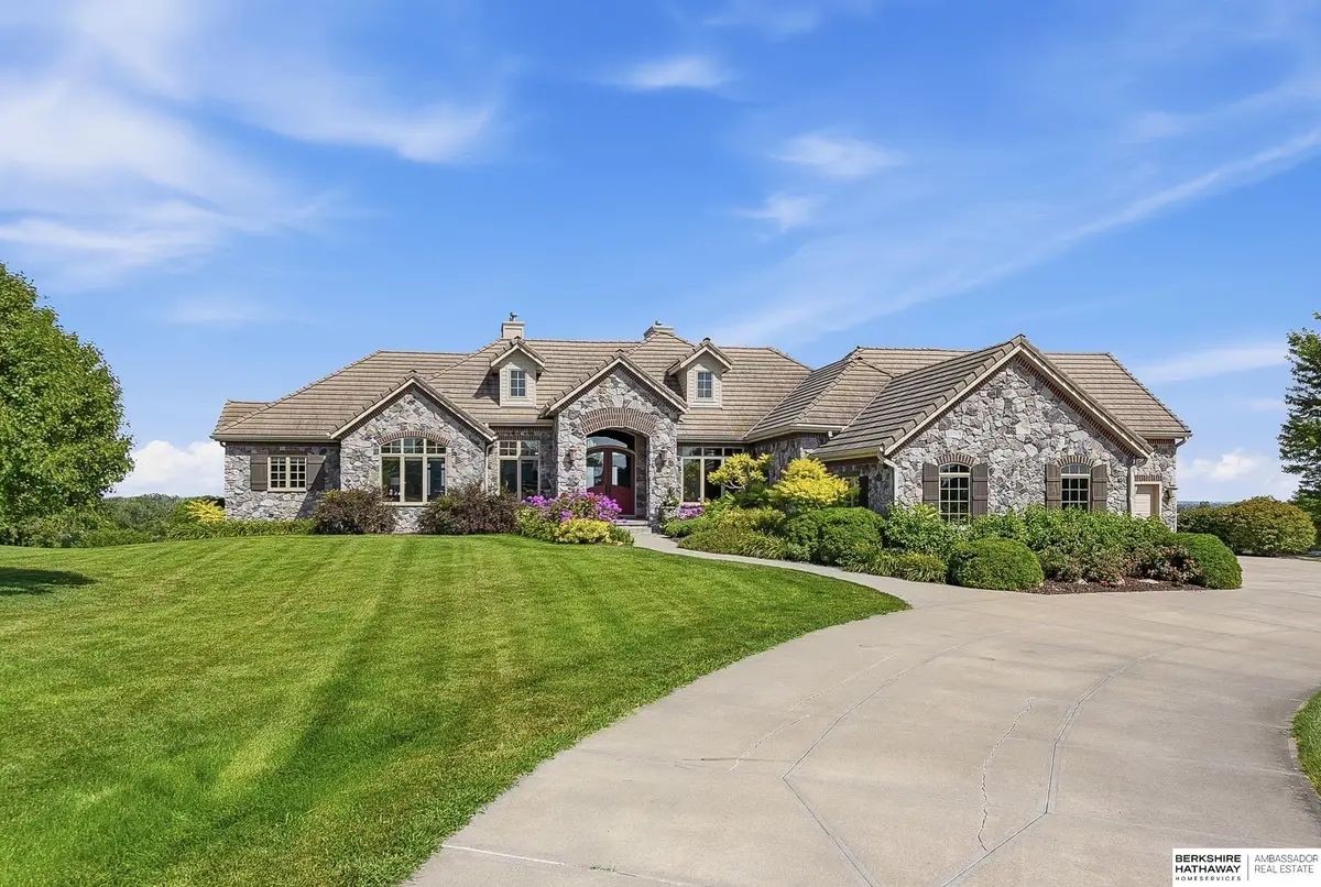 1586 Avignon Circle, Yutan, NE 68073 - #1