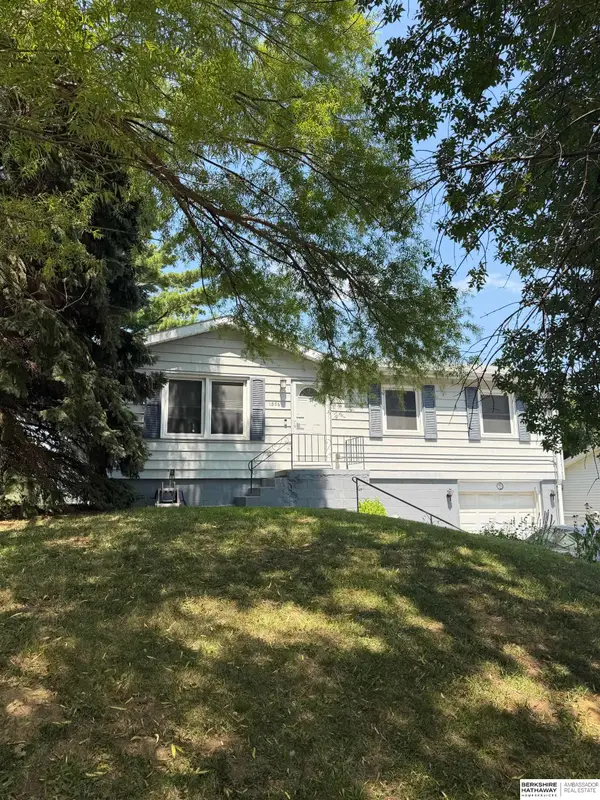 1206 W 15th Avenue, Bellevue, NE 68005