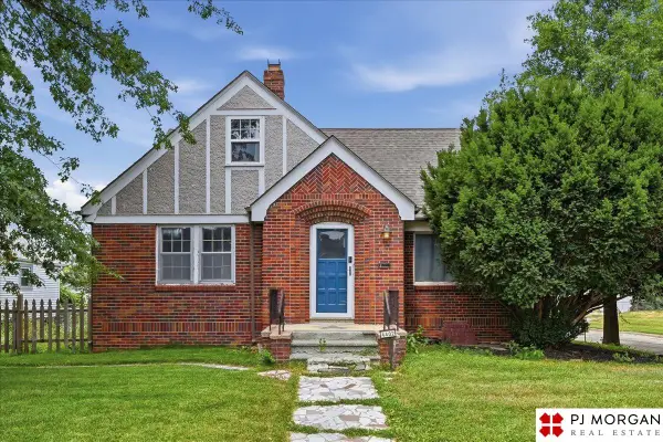 4402 Pierce Street, Omaha, NE 68105