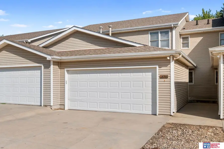 626 Lakeside Drive, Lincoln, NE 68528 - #2