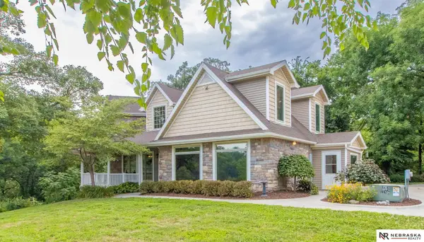 1540 Hartline Lane, Omaha, NE 68112