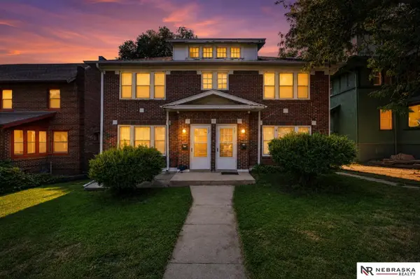 122 N 38th Street, Omaha, NE 68131