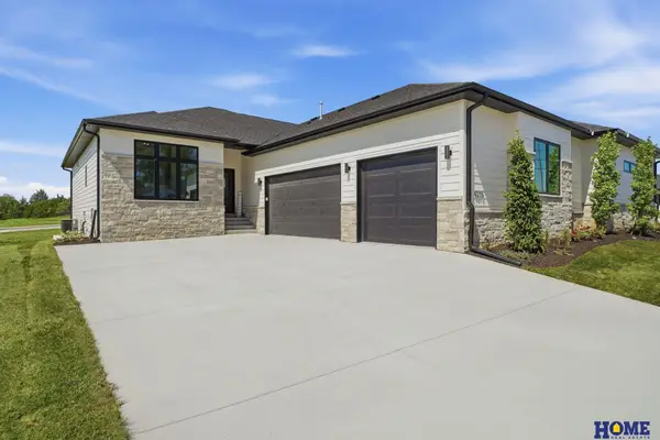 9215 Triana Lane, Lincoln, NE 68520