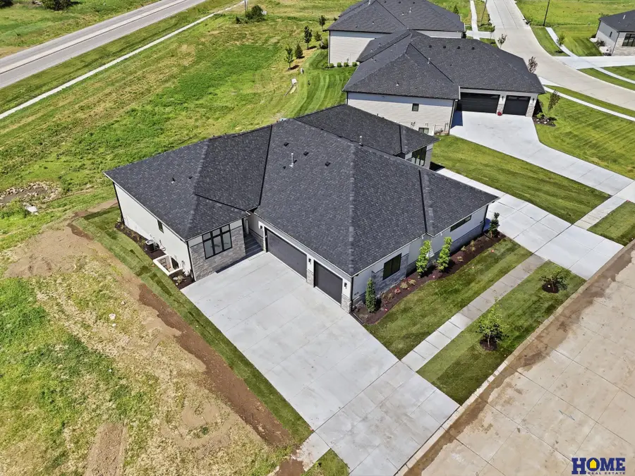 9215 Triana Lane, Lincoln, NE 68520 - #3