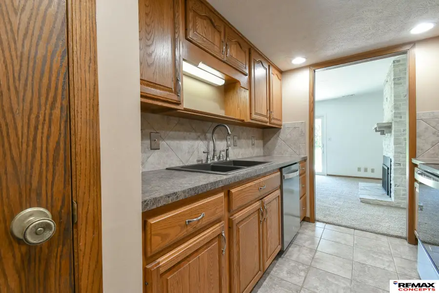 3400 Neerpark Drive, Lincoln, NE 68506 - #2