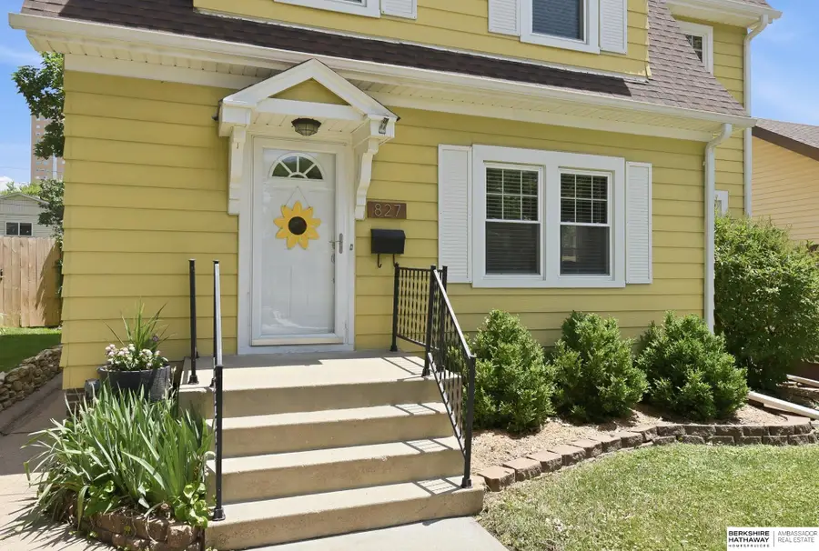 827 S 55th Street, Omaha, NE 68106 - #3