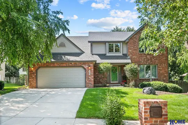 7437 Grand Oaks Drive, Lincoln, NE 68516