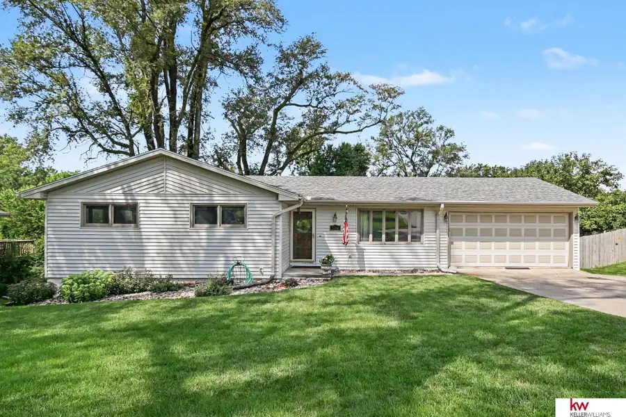 5704 N 82 Street, Omaha, NE 68134 - #2