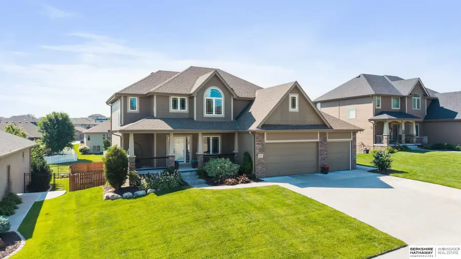 6829 Park Crest Drive, Papillion, NE 68133 - #2