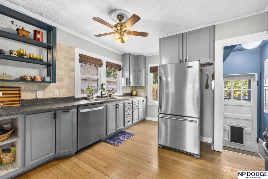 818 S 49 Avenue, Omaha, NE 68106 - #2