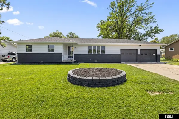 1855 E 16th Street, Fremont, NE 68025