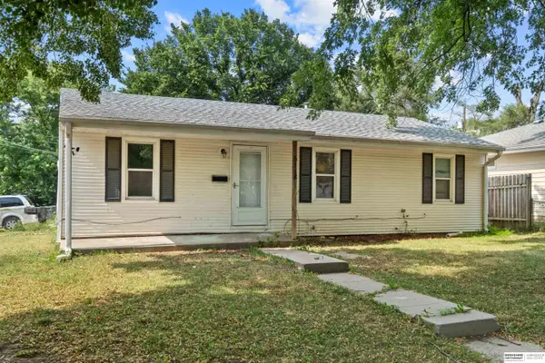 6118 Camden Avenue, Omaha, NE 68104
