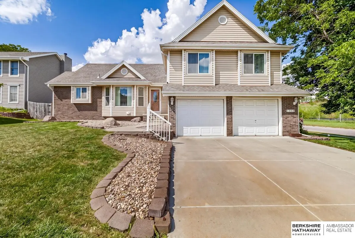 1006 Magnolia Court, Papillion, NE 68046 - #1