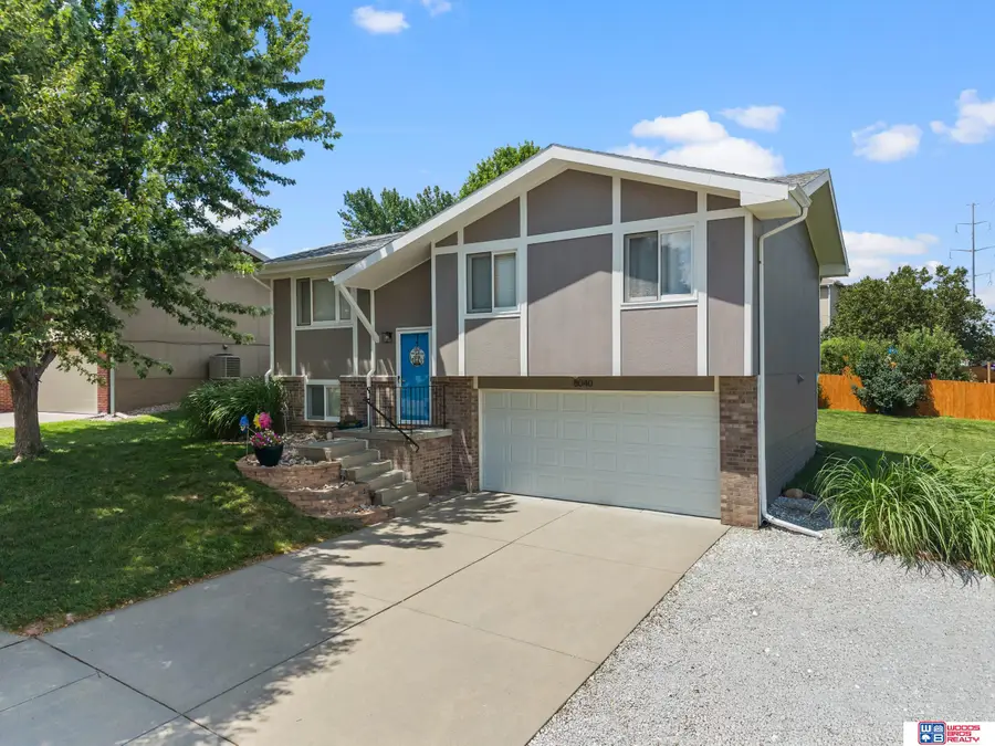 8040 Grand Oaks Drive, Lincoln, NE 68516 - #2