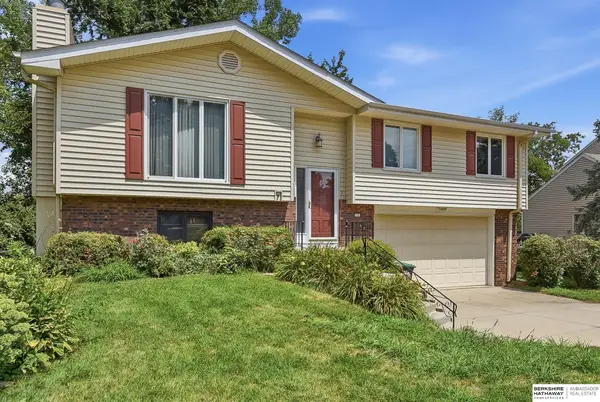 1283 Peterson Drive, Omaha, NE 68130