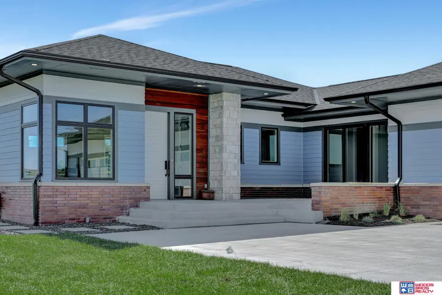 901 Pine Grove Lane, Lincoln, NE 68521 - #3