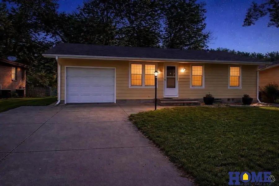 8130 N Hazelwood Drive, Lincoln, NE 68510 - #2