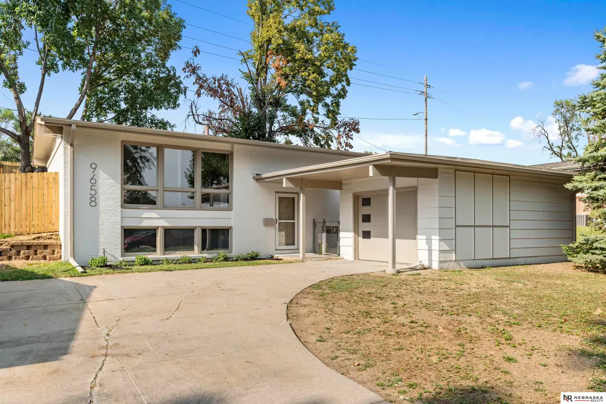 9658 Corby Street, Omaha, NE 68134 - #1
