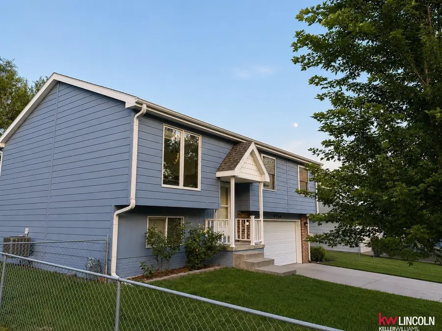2720 NW 7th Street, Lincoln, NE 68521 - #2