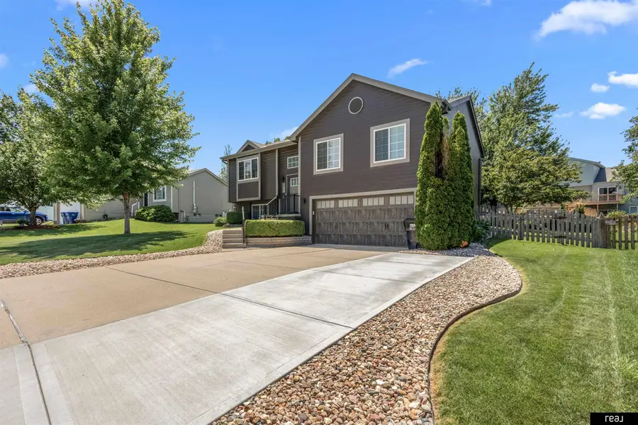 1910 Southview Drive, Papillion, NE 68046 - #2