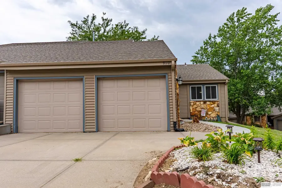 910 S 153rd Court, Omaha, NE 68154 - #2