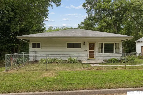 9704 N 31st Street, Omaha, NE 68112