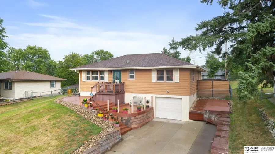 4913 N 58 Street, Omaha, NE 68104 - #2