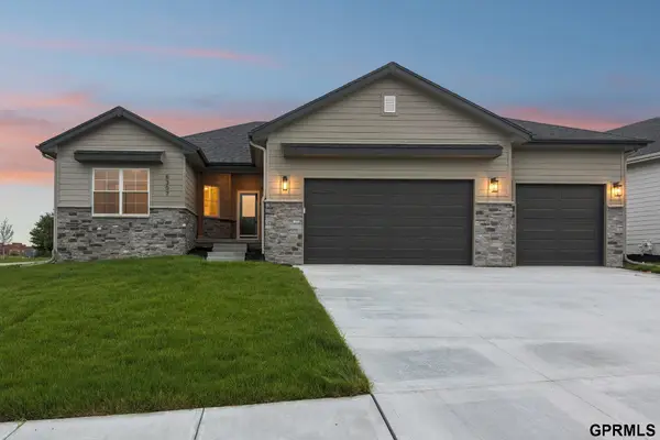 6307 S 208 Avenue, Elkhorn, NE 68022